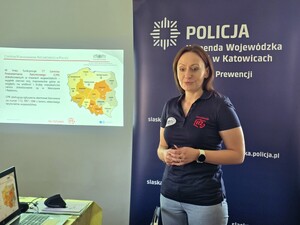 na zdjęciu widać kobietę