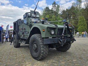 na zdjęciu widać pojazd wojskowy
