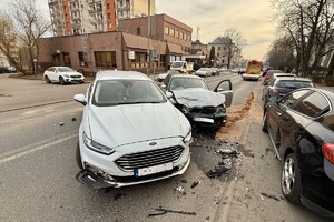 zdjęcie przedstawia miejsce wypadku drogowego