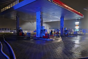 zdjęcie przedstawia miejsce zdarzenia w rejonie stacji paliw