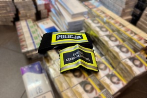 zdjęcie przedstawia zabezpieczone papierosy