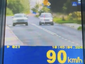 zdjęcie przedstawia ekran miernika prędkości