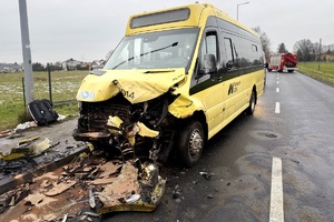 zdjęcie przedstawia miejsce wypadku drogowego