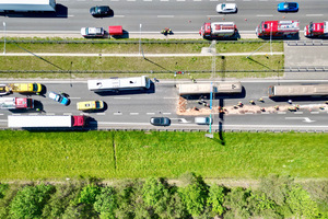 miejsce zdarzenia drogowego z udziałem dwóch autokarów