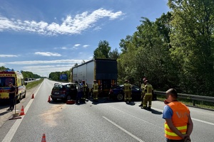 miejsce zdarzenia i działania służb w trakcie wypadku drogowego