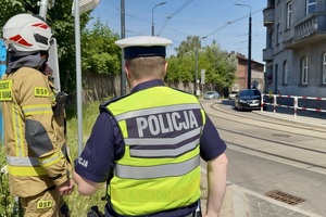 miejsce ćwiczeń służb, widoczny wypadek pociągu z samochodem