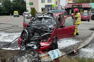 wrak samochodu po zdarzeniu drogowym z nietrzeźwym kierującym