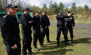 Policjanci podczas ćwiczeń