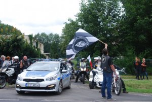 Policjanci podczas zabezpieczenia