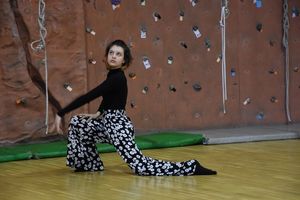Występ taneczny pochodzącej z Ukrainy dziewczyny
