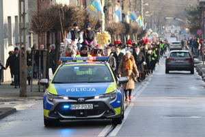 Zdjęcie policjantów podczas zabezpieczenia Orszaku Trzech Króli