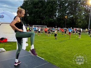 Zdjęcie służb zabezpieczających półmaraton