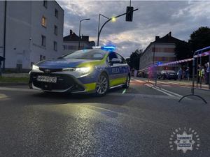 Zdjęcie służb zabezpieczających półmaraton