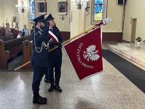 Zdjęcia policjantów oraz uczestników uroczystości