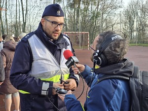 Zdjęcia z ćwiczeń policyjnych w szkole
