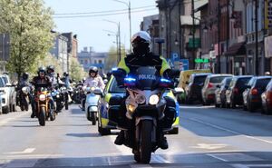 Motocykliści podczas przejazdu Piekarskiej Parady Motocyklowej