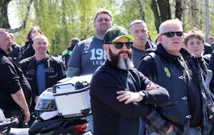 Motocykliści podczas przejazdu Piekarskiej Parady Motocyklowej