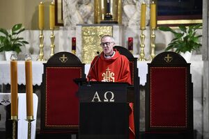 Zdjęcia uczestników uroczystości związanej z 87. rocznicą śmierci posterunkowego Wiktora Szwagla