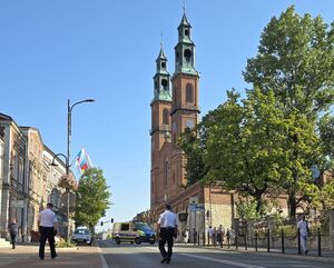 Zdjęcie policjantów podczas zabezpieczenia pielgrzymki