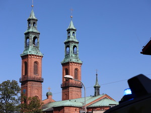 Zdjęcie policjantów podczas zabezpieczenia pielgrzymki
