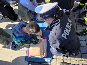 Zdjęcie przedstawia uczestników podczas bicia rekordu w RKO.