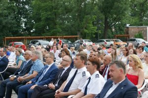 Przedstawiciele Policji mł. insp Anna Kuźnia i insp. Paweł Zając na widowni