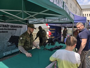 na zdjęciu stanowisko straży granicznej