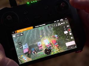 na zdjęciu pokazane z drona jak wszystkie służby działają