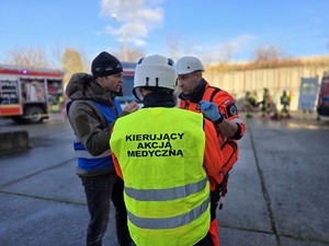 na zdjęciu osoba dowodząca akcja ratowniczą