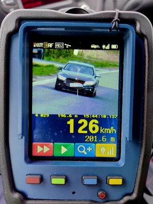 na zdjęciu prędkość 126 km/h