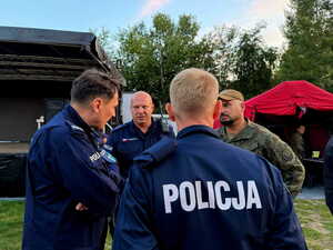 na zdjęciu policjanci i inni uczestnicy ćwiczenia