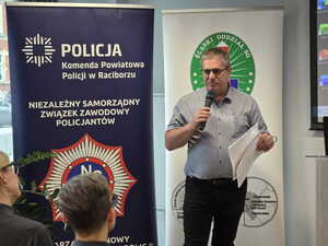 na zdjęciu pan doktor