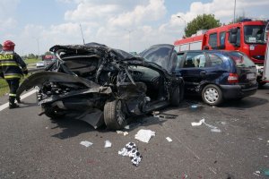 ford fokus i renault scenic - dwa pierwsze samochody w które wjechał dostawczy iveco