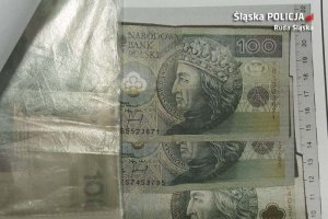 Banknoty, którymi 32-latek próbował przekupić mundurowych