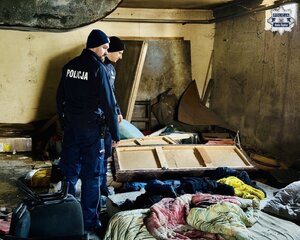 Dzielnicowi w czasie kontroli pod katem bezdomności