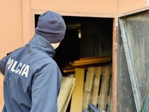 Dzielnicowi w czasie kontroli pod katem bezdomności