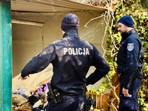 Dzielnicowi w czasie kontroli pod katem bezdomności