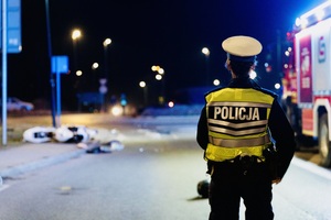 Służby na miejscu zdarzenia drogowego