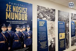 Zdjęcie wystawy w rudzkiej komendzie