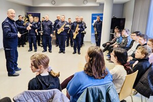 Powitanie policyjnej orkiestry