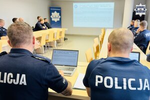 Policjanci w trakcie teoretycznej części szkolenia