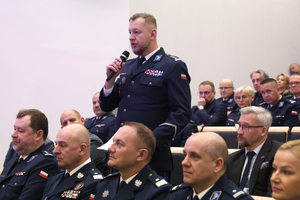 Zdjęcie przedstawia uczestników i przebieg konferencji