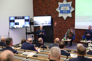 Zdjęcie przedstawia uczestników i przebieg konferencji