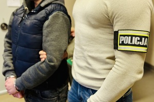 Policjant z zatrzymanym