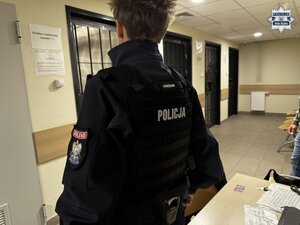 Umundurowany policjant