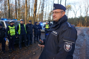 Na zdjęciu odprawa do poszukiwań za zaginionym.