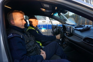 Na zdjęciu policjanci z rybnickiej drogówki podczas ćwiczeń sztabowych.