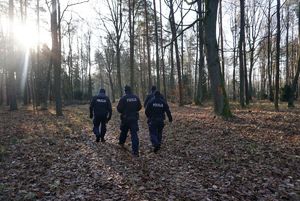 Na zdjęciu policjanci podczas działań sztabowych.