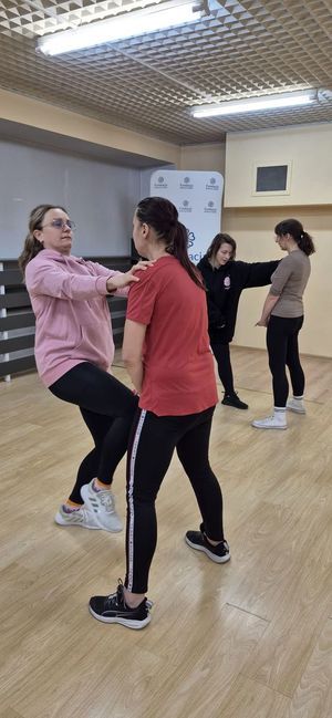 Na zdjęciu uczestnicy kursu samoobrony w Rybniku.