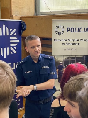 Zostań Śląskim Policjantem” – policjanci podczas V Śląsko- Zagłębiowskiego Forum Edukacji Zawodowej
